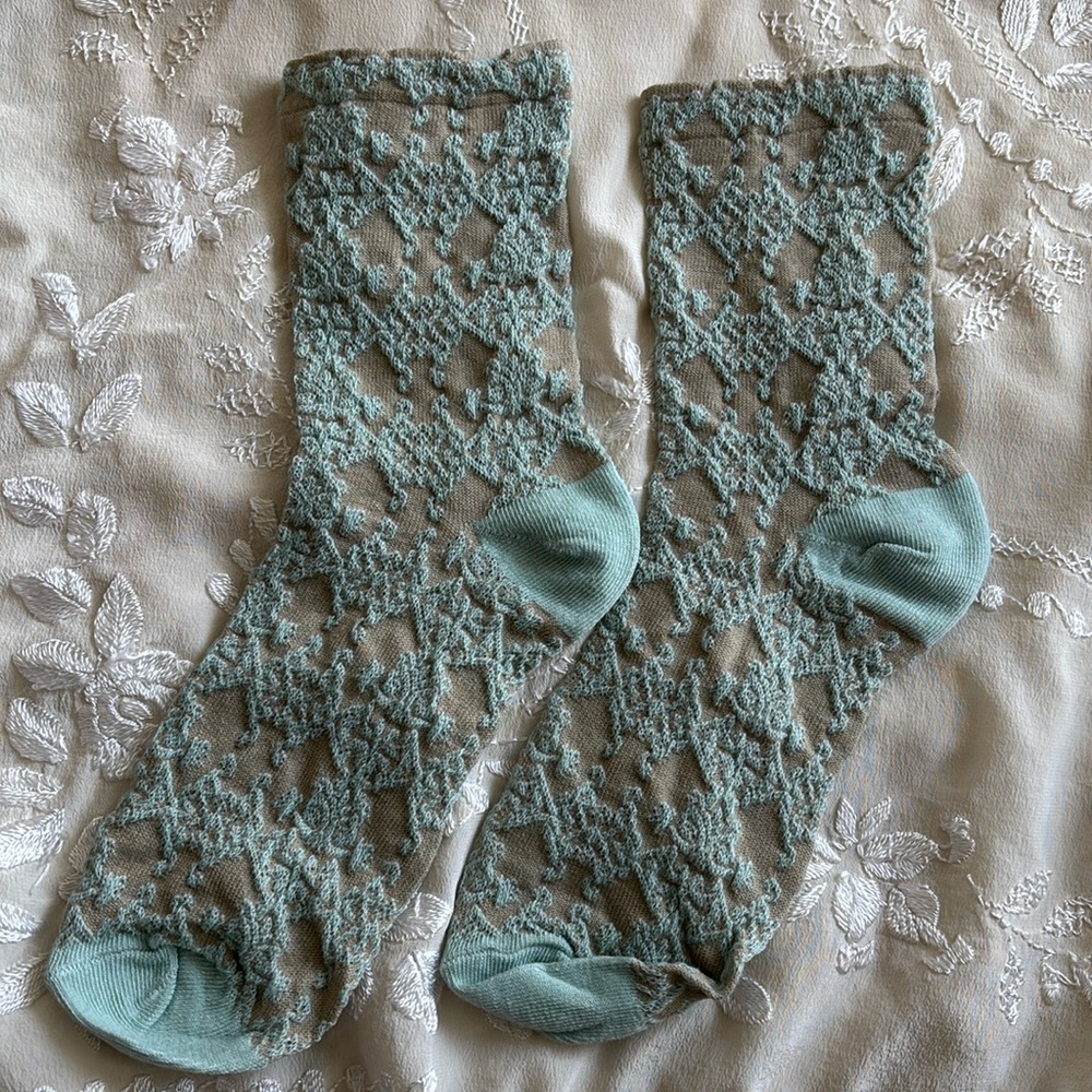 🧦Chic Pattern Socks – Elegance for Every Step